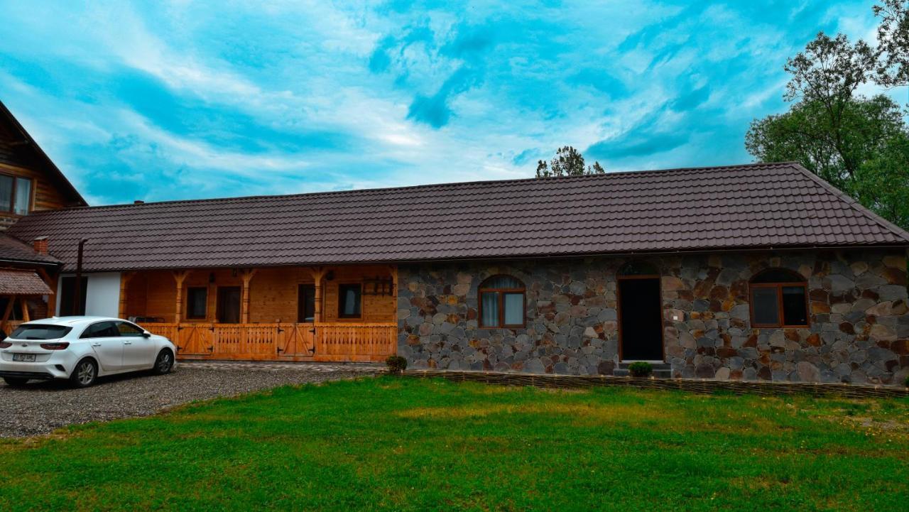 Acasa In Maramures Feresti Exterior photo
