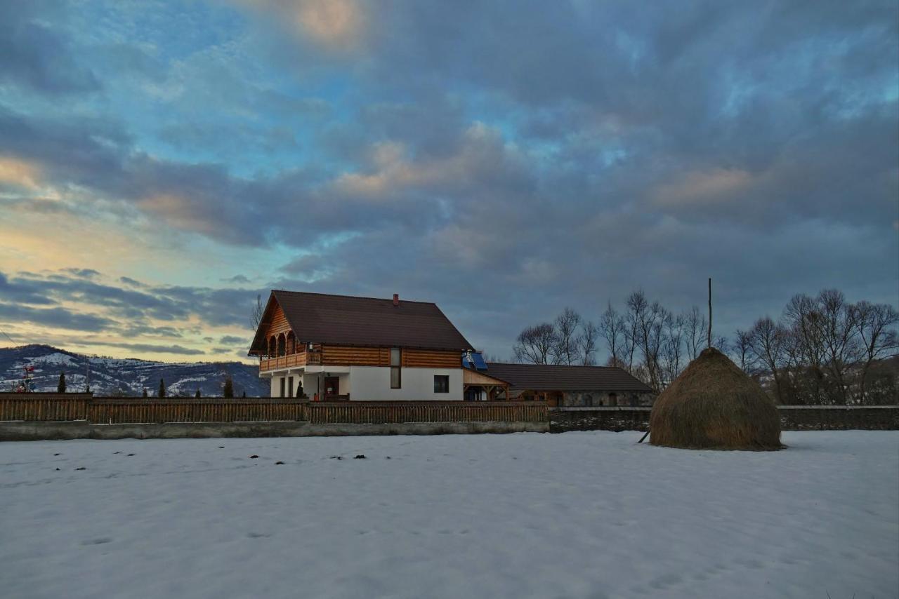 Acasa In Maramures Feresti Exterior photo