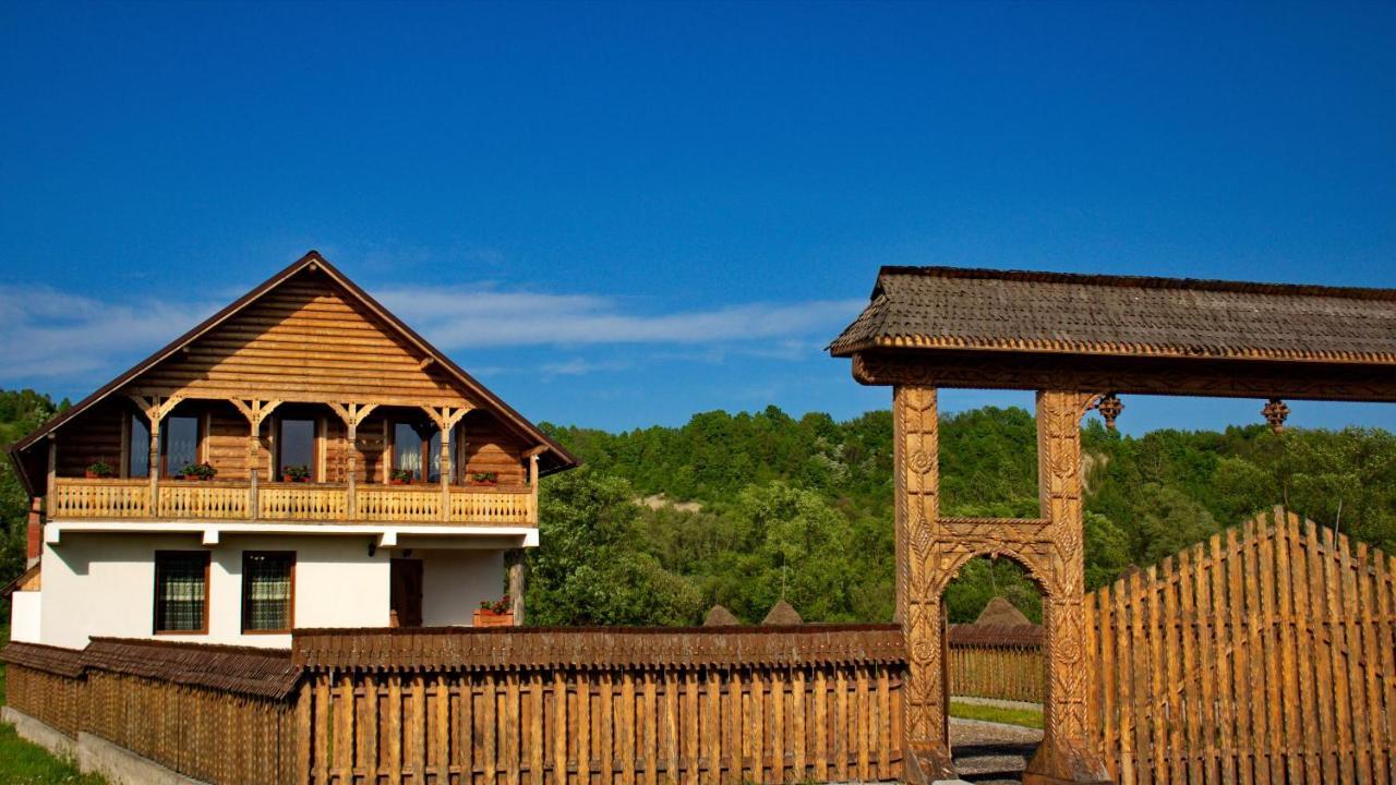 Acasa In Maramures Feresti Exterior photo