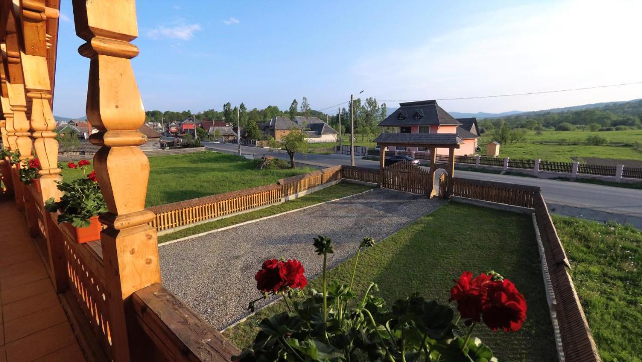 Acasa In Maramures Feresti Exterior photo