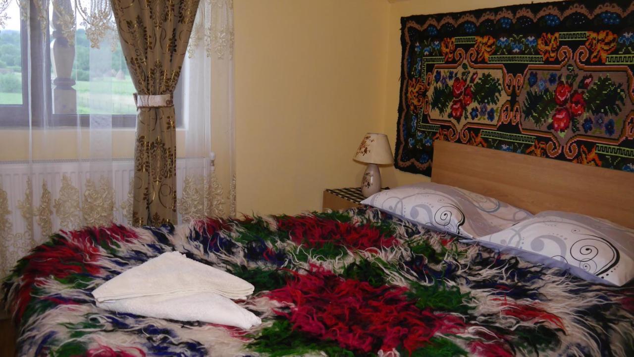 Acasa In Maramures Feresti Exterior photo